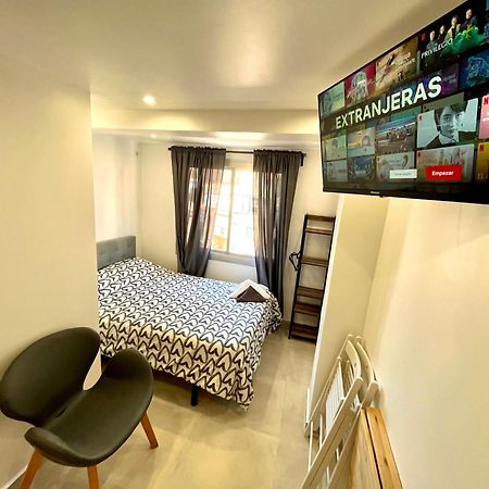 הוספיטלט דה יוברגאט Apartamentos Con Bano Privado Frente Al Metro L5 Barcelona-Hospitalet מראה חיצוני תמונה