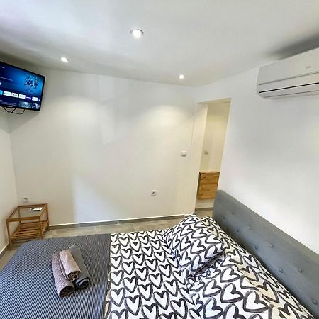 הוספיטלט דה יוברגאט Apartamentos Con Bano Privado Frente Al Metro L5 Barcelona-Hospitalet מראה חיצוני תמונה