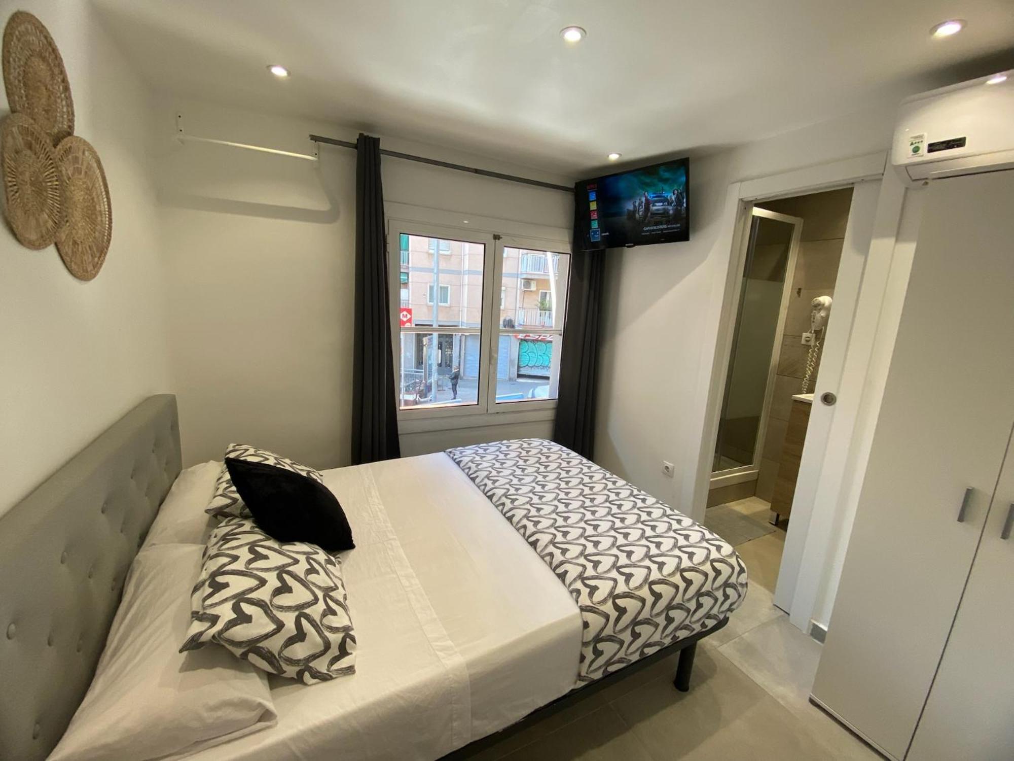 הוספיטלט דה יוברגאט Apartamentos Con Bano Privado Frente Al Metro L5 Barcelona-Hospitalet מראה חיצוני תמונה
