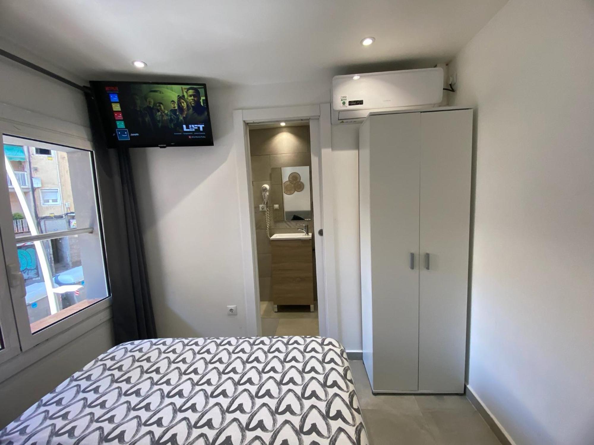 הוספיטלט דה יוברגאט Apartamentos Con Bano Privado Frente Al Metro L5 Barcelona-Hospitalet מראה חיצוני תמונה