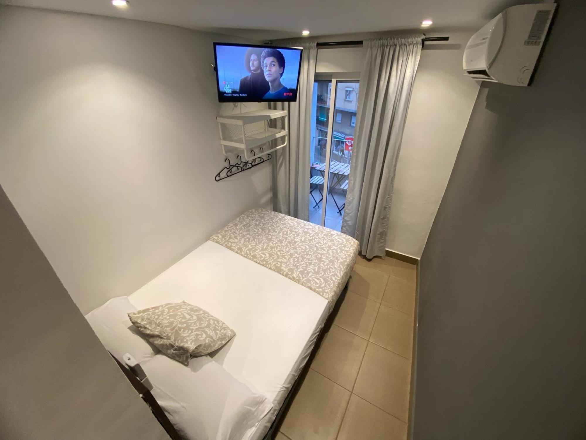 הוספיטלט דה יוברגאט Apartamentos Con Bano Privado Frente Al Metro L5 Barcelona-Hospitalet מראה חיצוני תמונה