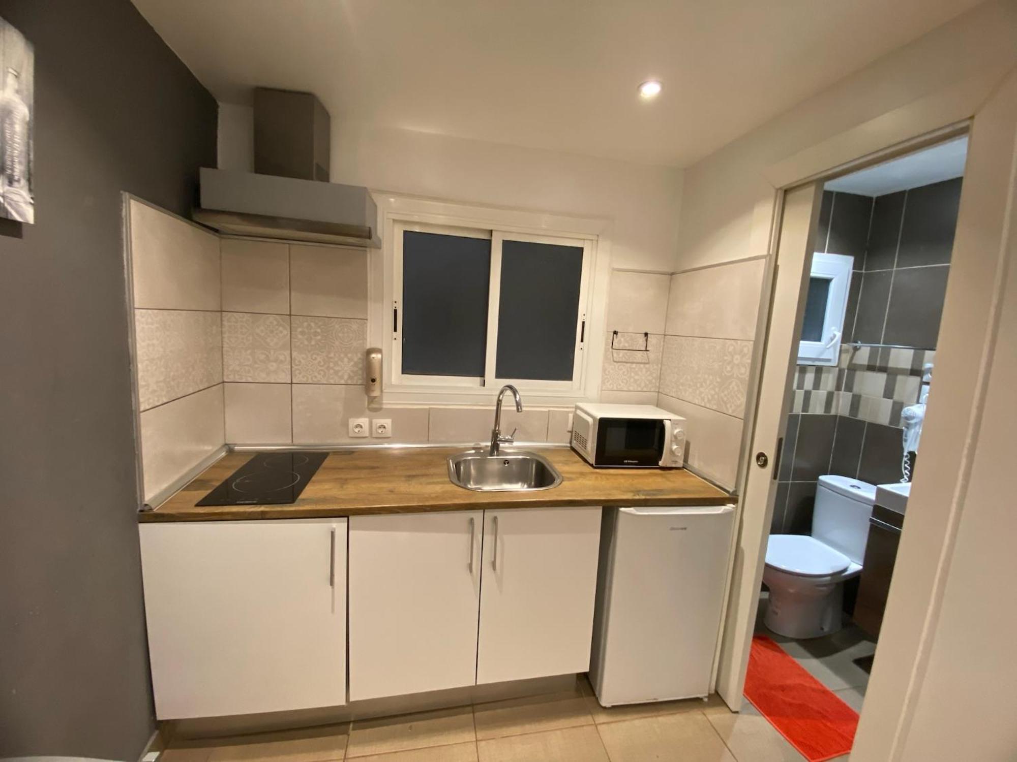 הוספיטלט דה יוברגאט Apartamentos Con Bano Privado Frente Al Metro L5 Barcelona-Hospitalet מראה חיצוני תמונה