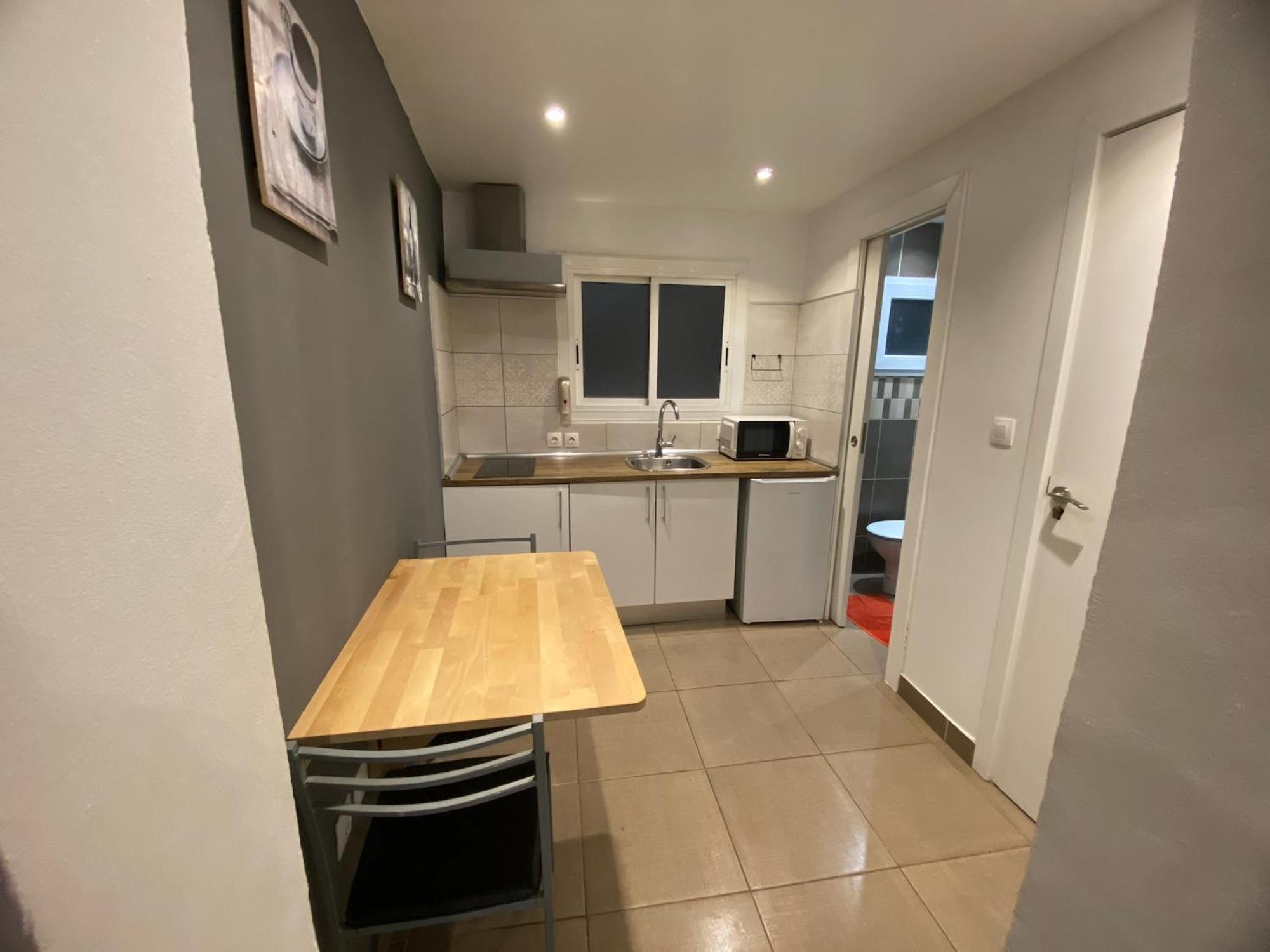 הוספיטלט דה יוברגאט Apartamentos Con Bano Privado Frente Al Metro L5 Barcelona-Hospitalet מראה חיצוני תמונה