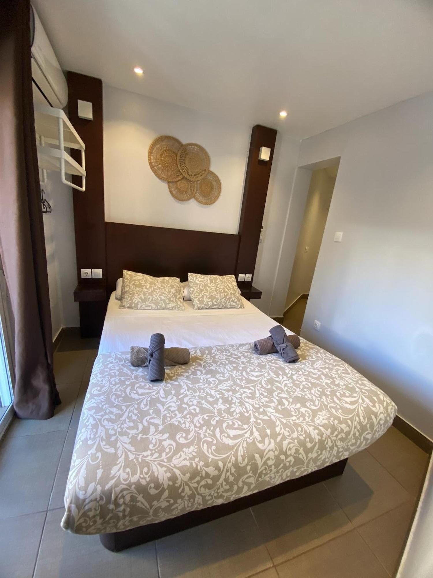 הוספיטלט דה יוברגאט Apartamentos Con Bano Privado Frente Al Metro L5 Barcelona-Hospitalet מראה חיצוני תמונה