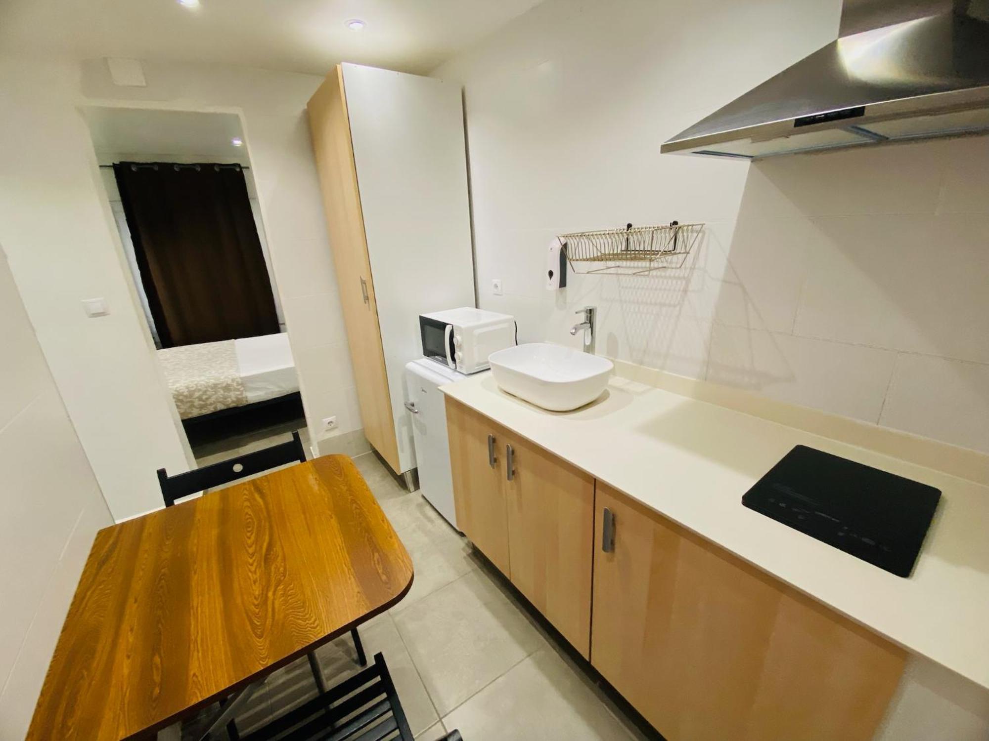 הוספיטלט דה יוברגאט Apartamentos Con Bano Privado Frente Al Metro L5 Barcelona-Hospitalet מראה חיצוני תמונה