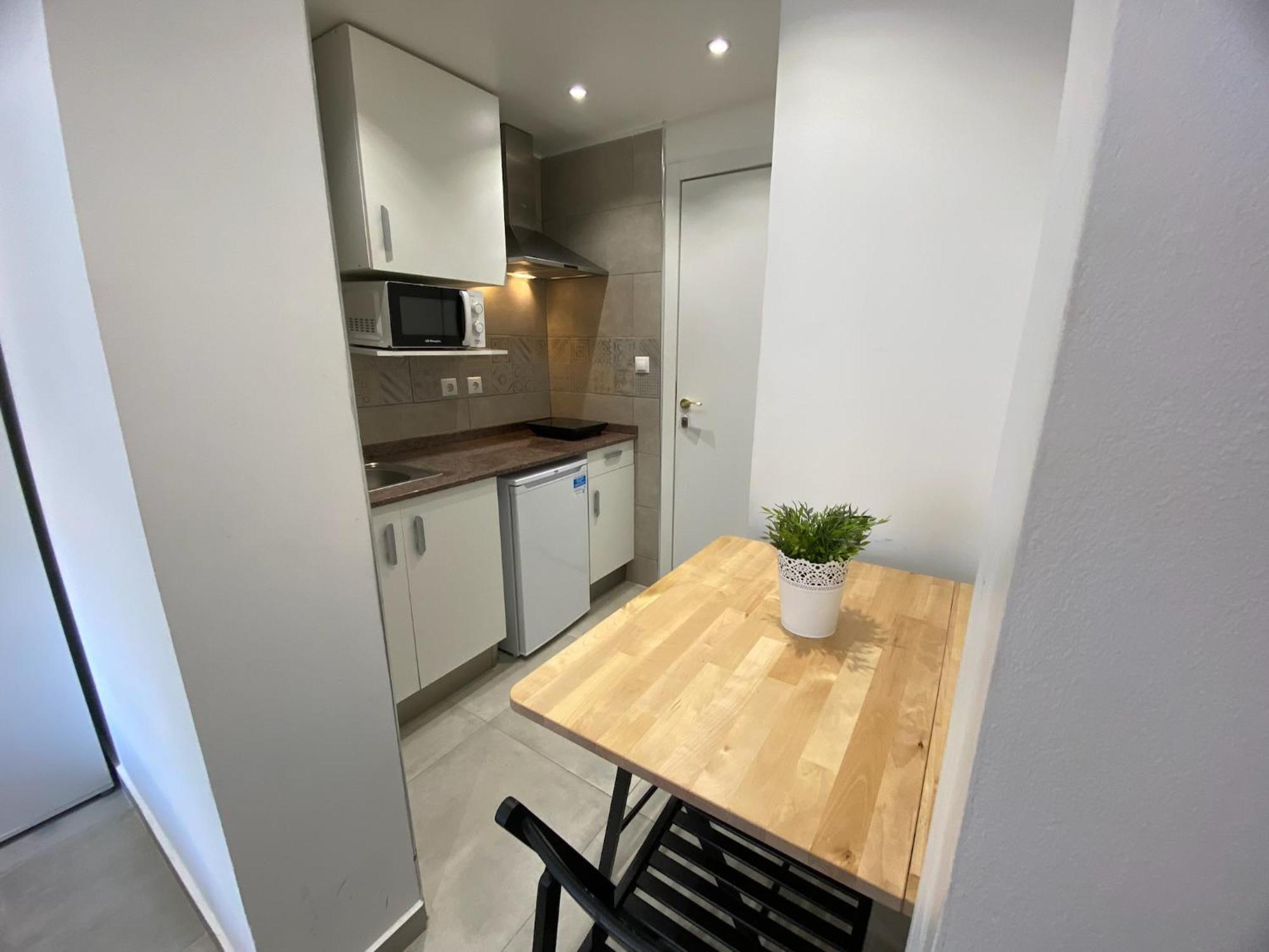 הוספיטלט דה יוברגאט Apartamentos Con Bano Privado Frente Al Metro L5 Barcelona-Hospitalet מראה חיצוני תמונה