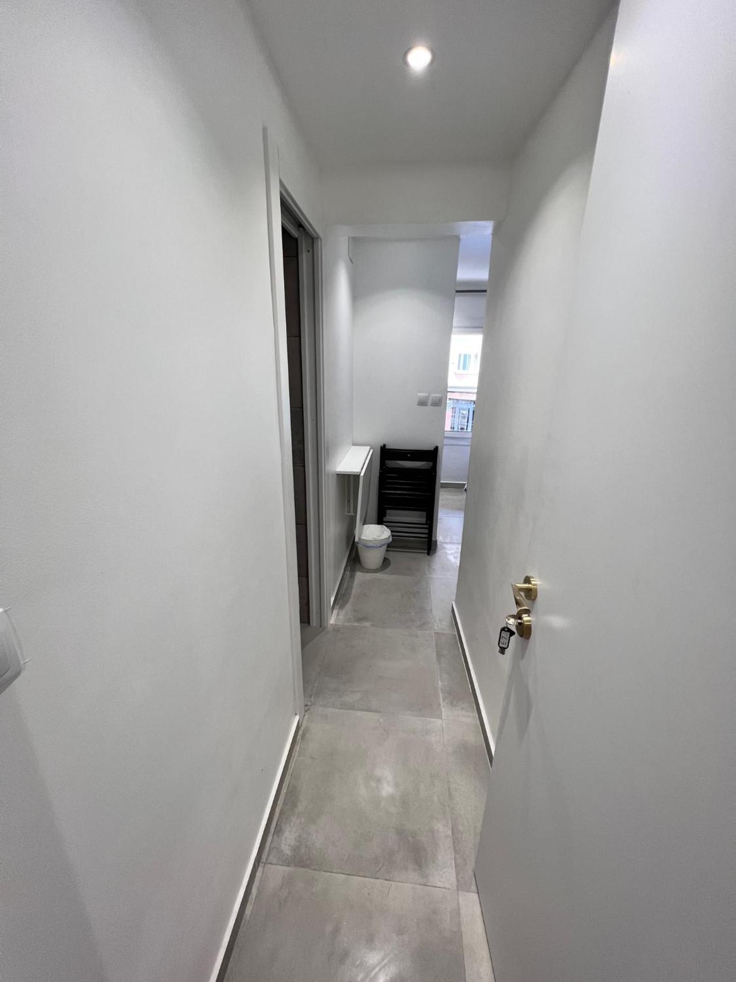 הוספיטלט דה יוברגאט Apartamentos Con Bano Privado Frente Al Metro L5 Barcelona-Hospitalet מראה חיצוני תמונה