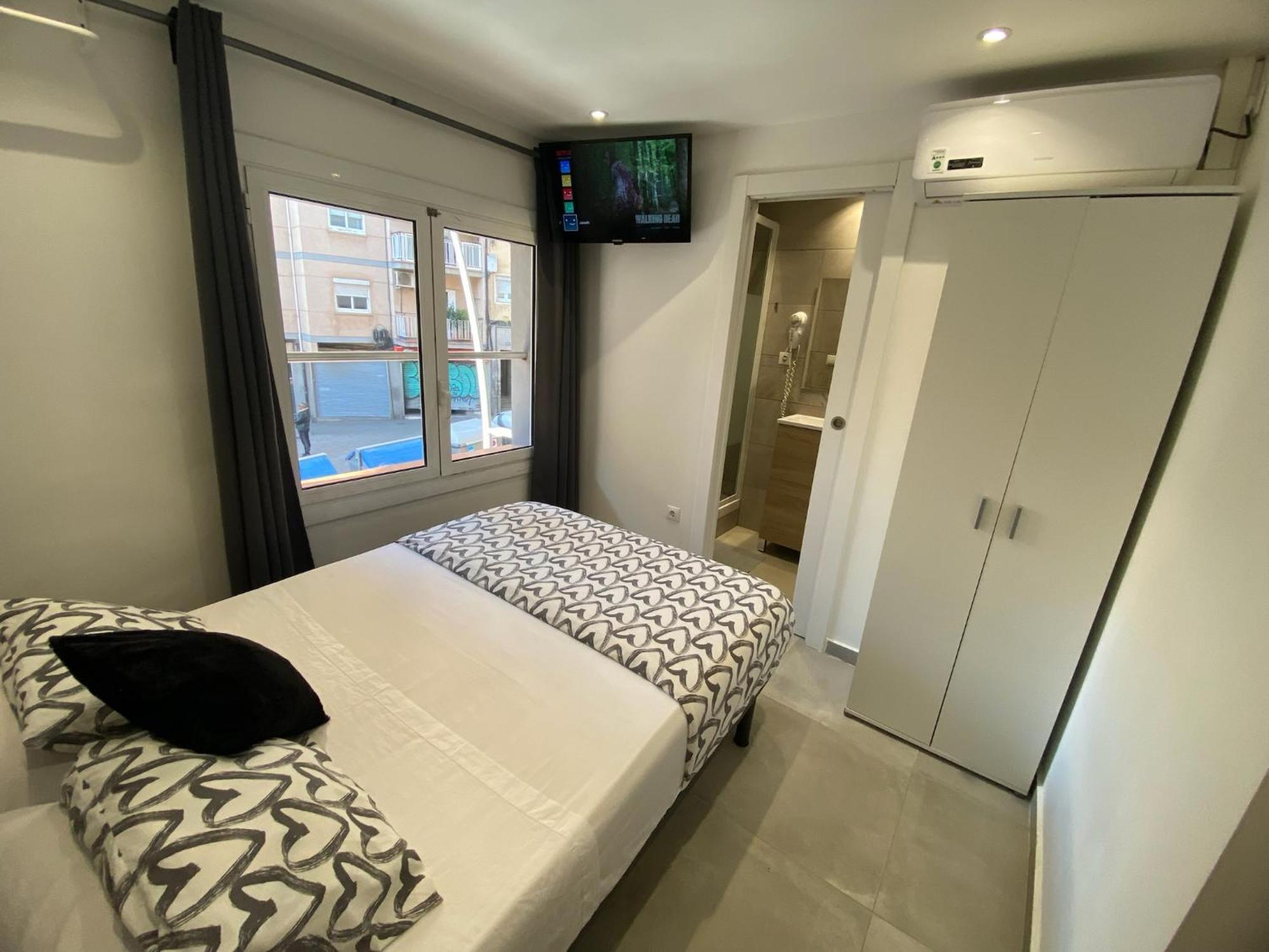 הוספיטלט דה יוברגאט Apartamentos Con Bano Privado Frente Al Metro L5 Barcelona-Hospitalet מראה חיצוני תמונה
