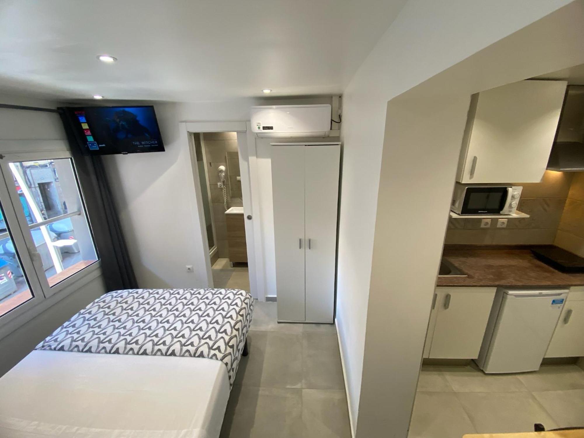 הוספיטלט דה יוברגאט Apartamentos Con Bano Privado Frente Al Metro L5 Barcelona-Hospitalet מראה חיצוני תמונה