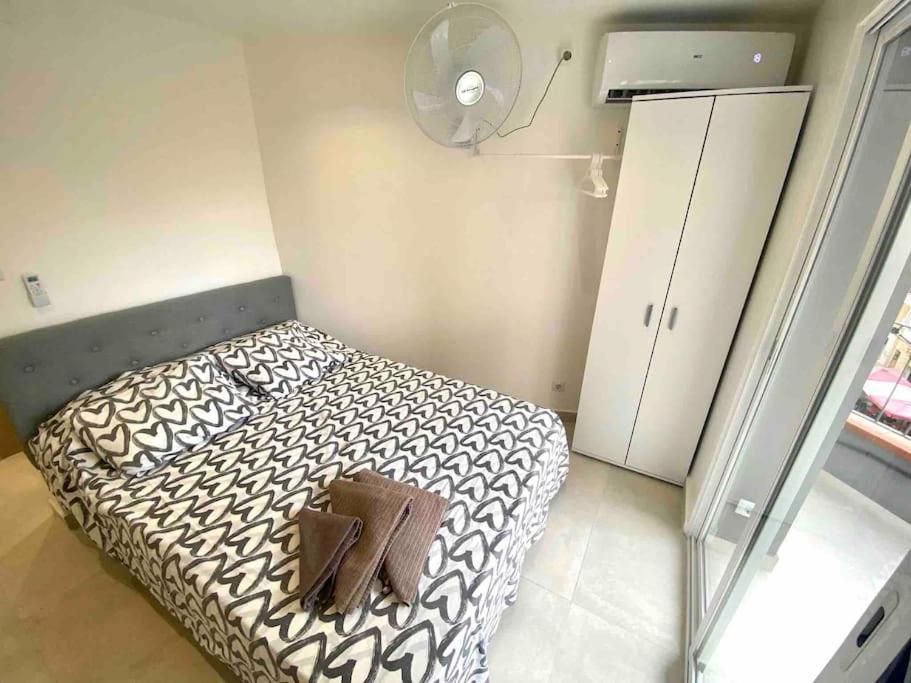 הוספיטלט דה יוברגאט Apartamentos Con Bano Privado Frente Al Metro L5 Barcelona-Hospitalet מראה חיצוני תמונה