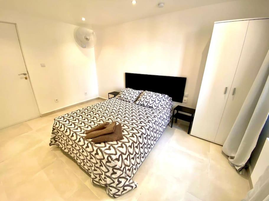 הוספיטלט דה יוברגאט Apartamentos Con Bano Privado Frente Al Metro L5 Barcelona-Hospitalet מראה חיצוני תמונה