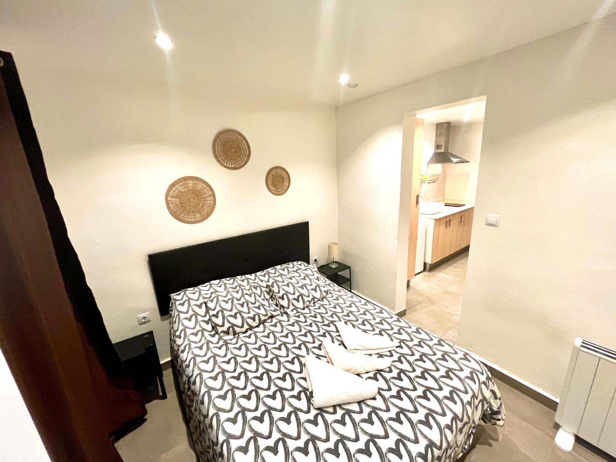 הוספיטלט דה יוברגאט Apartamentos Con Bano Privado Frente Al Metro L5 Barcelona-Hospitalet מראה חיצוני תמונה