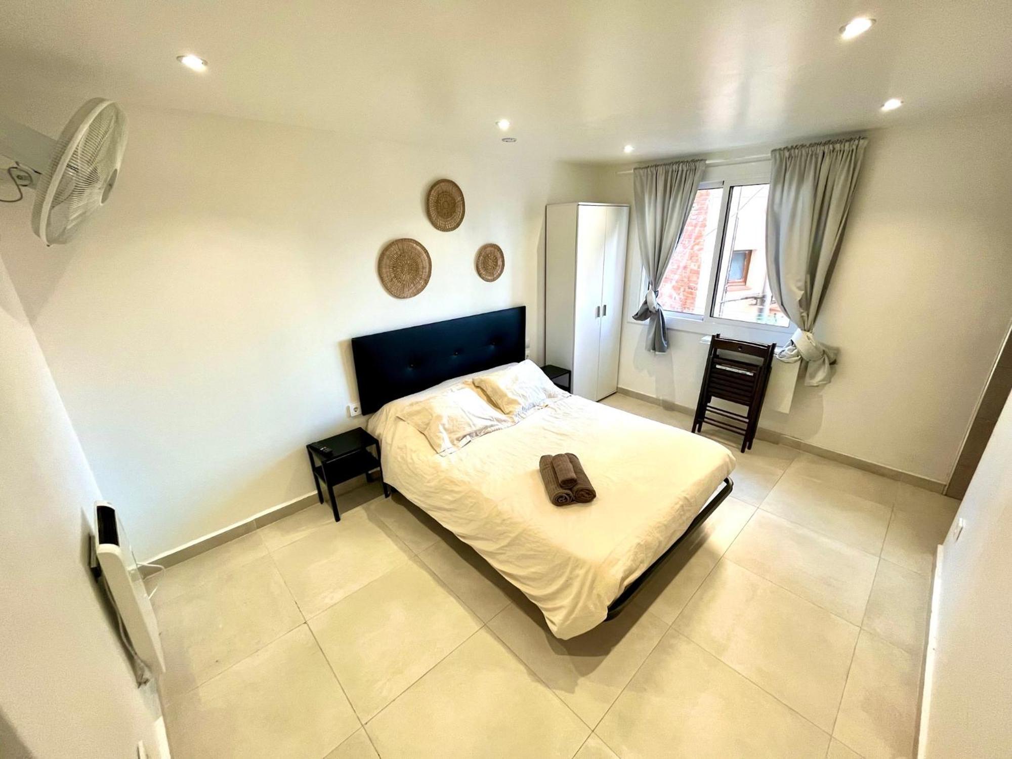 הוספיטלט דה יוברגאט Apartamentos Con Bano Privado Frente Al Metro L5 Barcelona-Hospitalet מראה חיצוני תמונה