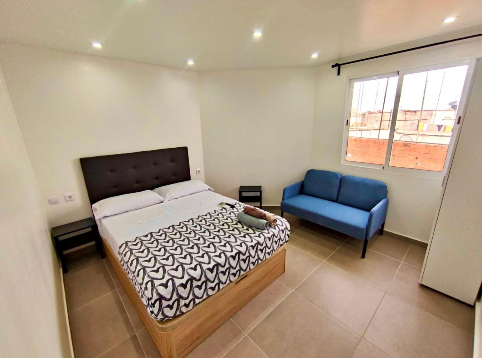 הוספיטלט דה יוברגאט Apartamentos Con Bano Privado Frente Al Metro L5 Barcelona-Hospitalet מראה חיצוני תמונה