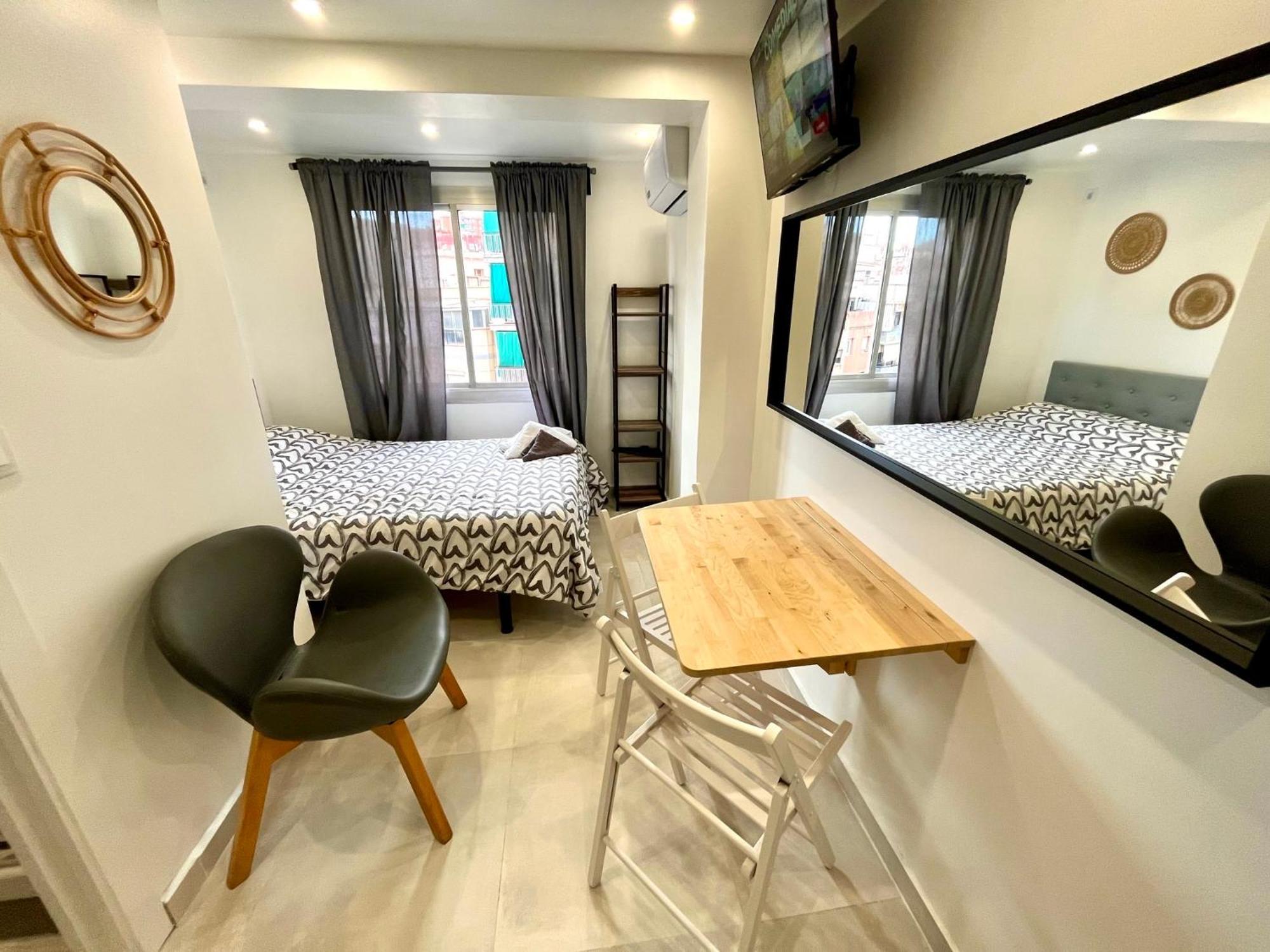 הוספיטלט דה יוברגאט Apartamentos Con Bano Privado Frente Al Metro L5 Barcelona-Hospitalet מראה חיצוני תמונה