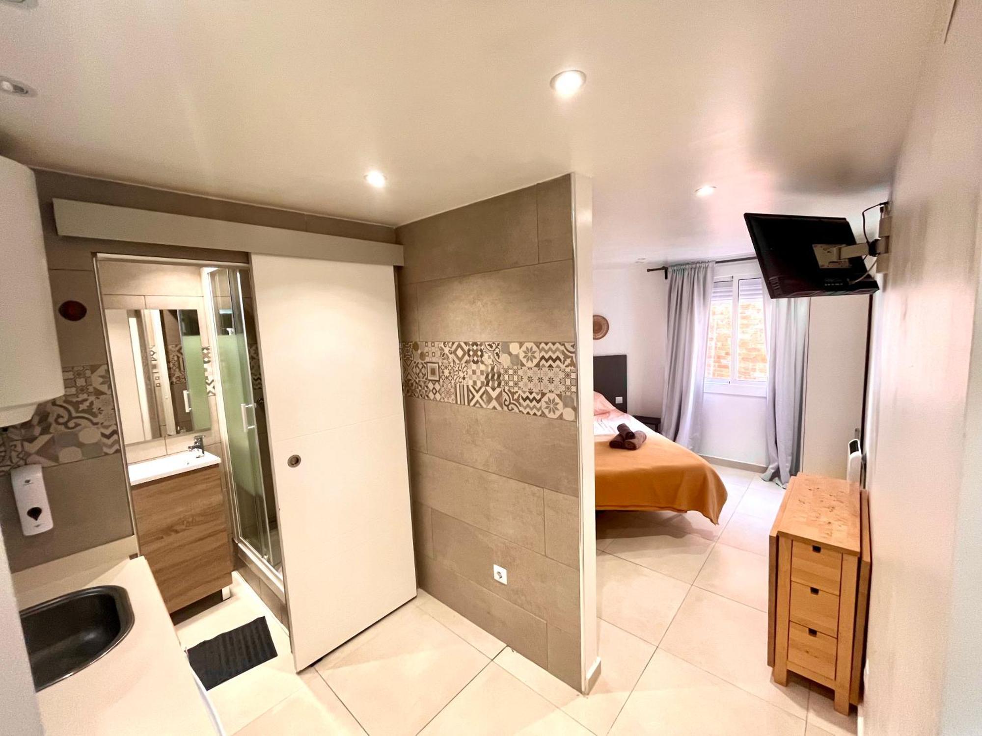 הוספיטלט דה יוברגאט Apartamentos Con Bano Privado Frente Al Metro L5 Barcelona-Hospitalet מראה חיצוני תמונה