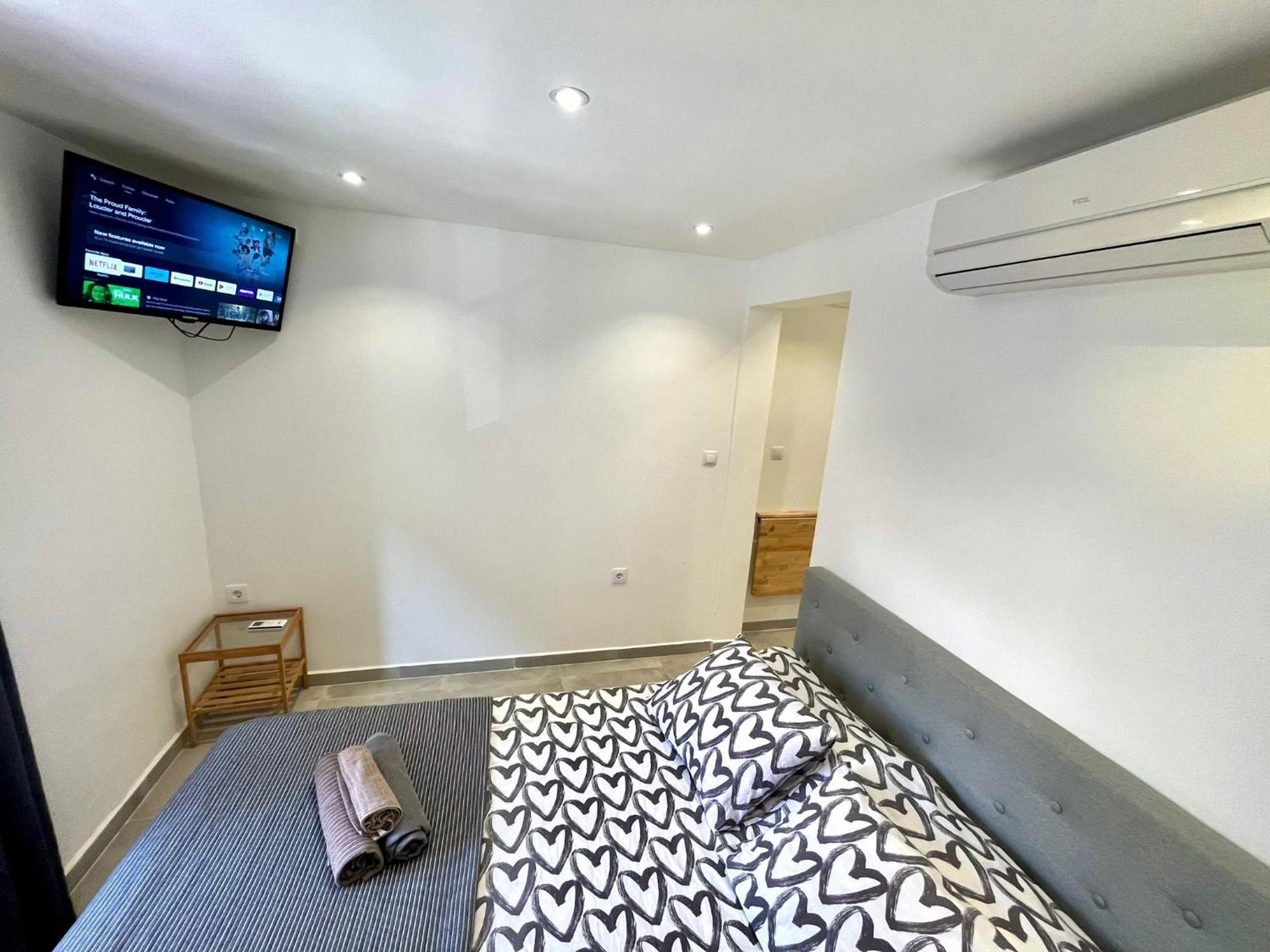 הוספיטלט דה יוברגאט Apartamentos Con Bano Privado Frente Al Metro L5 Barcelona-Hospitalet מראה חיצוני תמונה