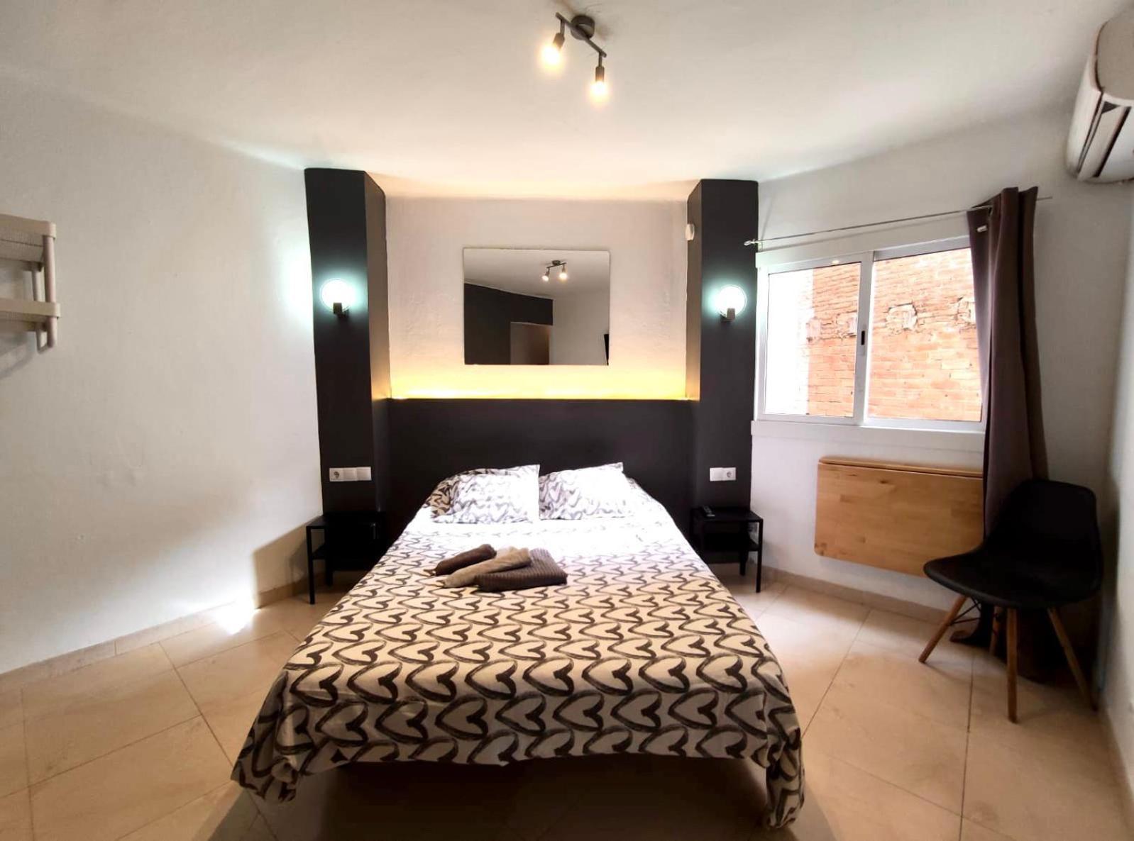 הוספיטלט דה יוברגאט Apartamentos Con Bano Privado Frente Al Metro L5 Barcelona-Hospitalet מראה חיצוני תמונה