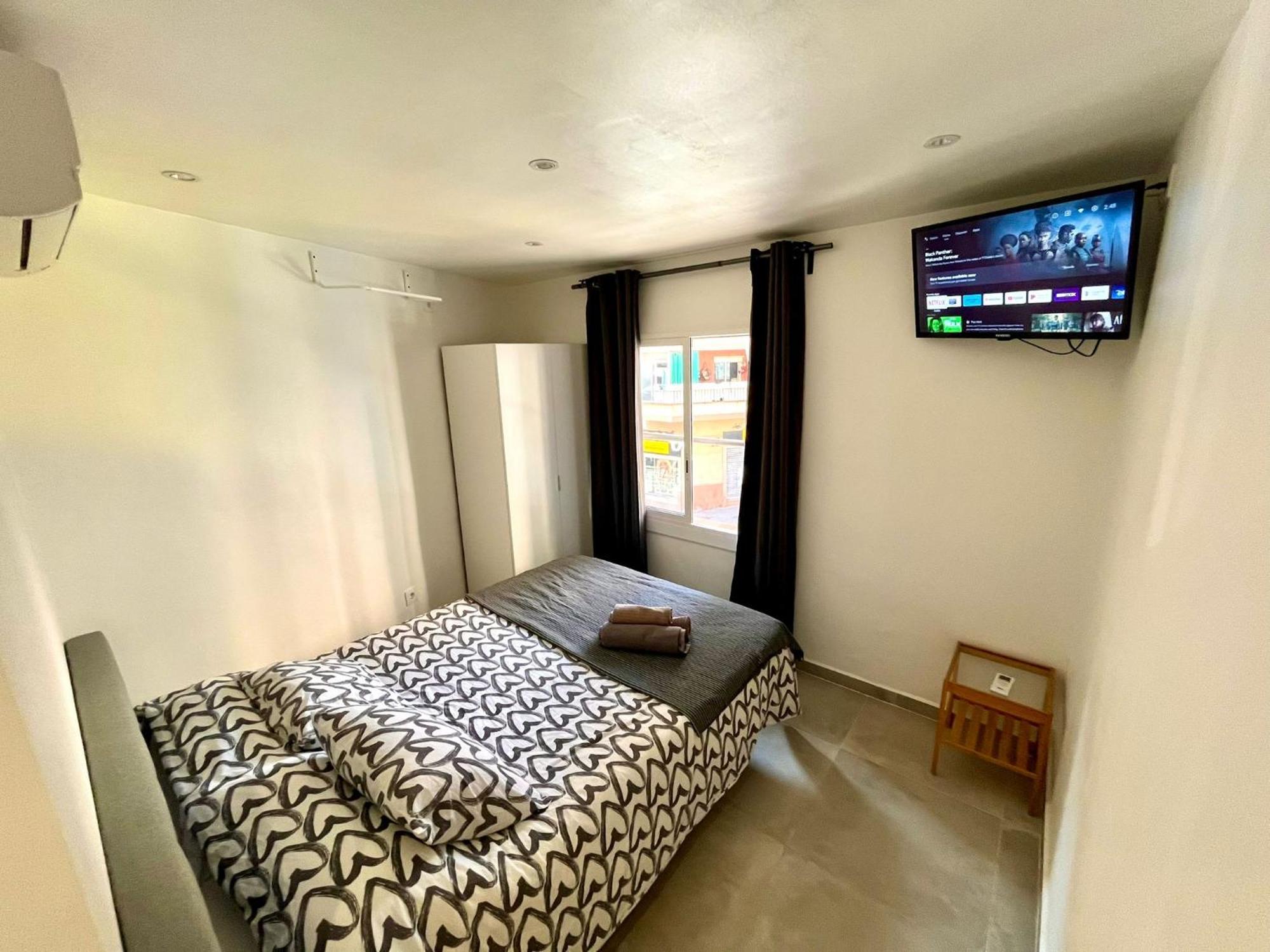 הוספיטלט דה יוברגאט Apartamentos Con Bano Privado Frente Al Metro L5 Barcelona-Hospitalet מראה חיצוני תמונה